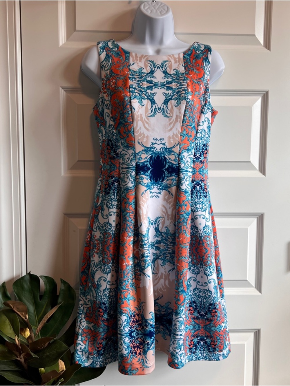 GABBY SKYE Fit Flare Mini Size 6 Pockets